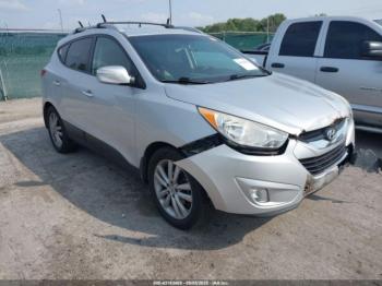  Salvage Hyundai TUCSON