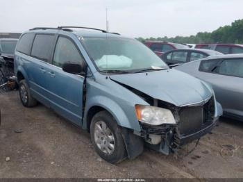  Salvage Chrysler Town & Country