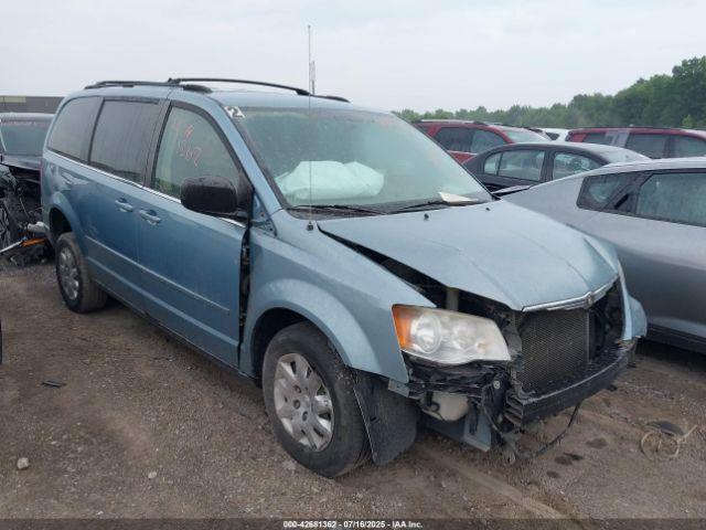  Salvage Chrysler Town & Country