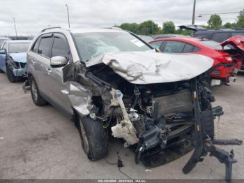  Salvage Kia Sorento