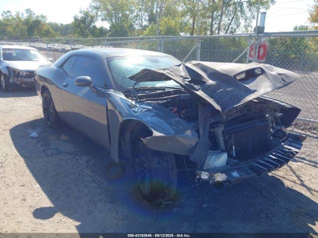  Salvage Dodge Challenger