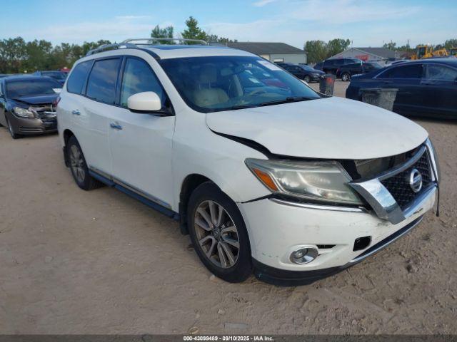  Salvage Nissan Pathfinder