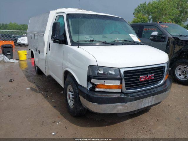  Salvage General Motors Savana Cutaway