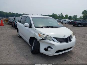  Salvage Toyota Sienna