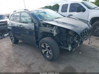  Salvage Jeep Cherokee