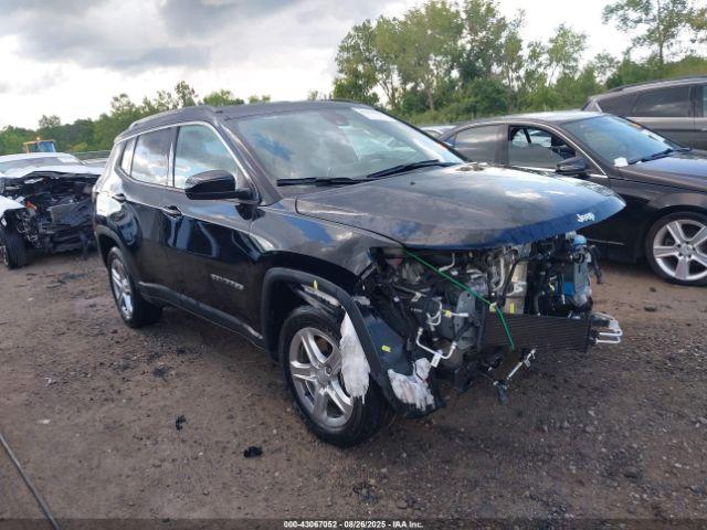  Salvage Jeep Compass