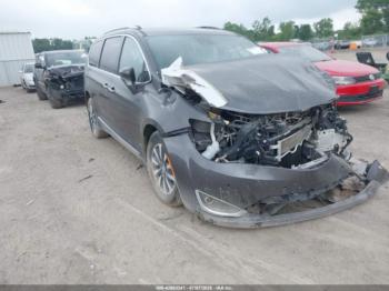  Salvage Chrysler Pacifica