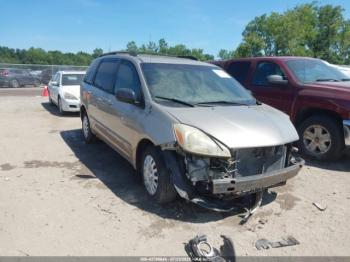  Salvage Toyota Sienna