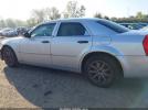 Chrysler 300 Image 17