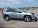 Toyota RAV4 Le Image 8