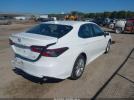 Toyota Camry Le Image 4