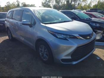  Salvage Toyota Sienna