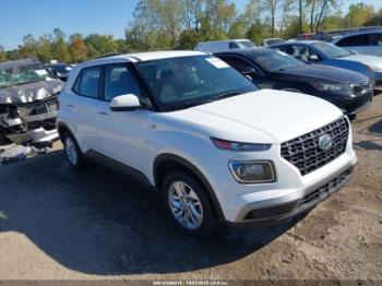  Salvage Hyundai VENUE