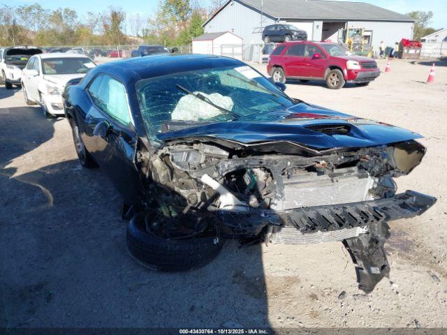  Salvage Dodge Challenger
