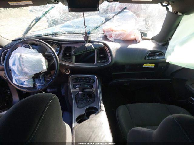 Dodge Challenger Gt Awd Image 4