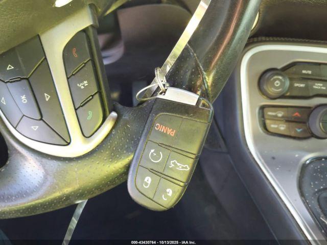 Dodge Challenger Gt Awd Image 9