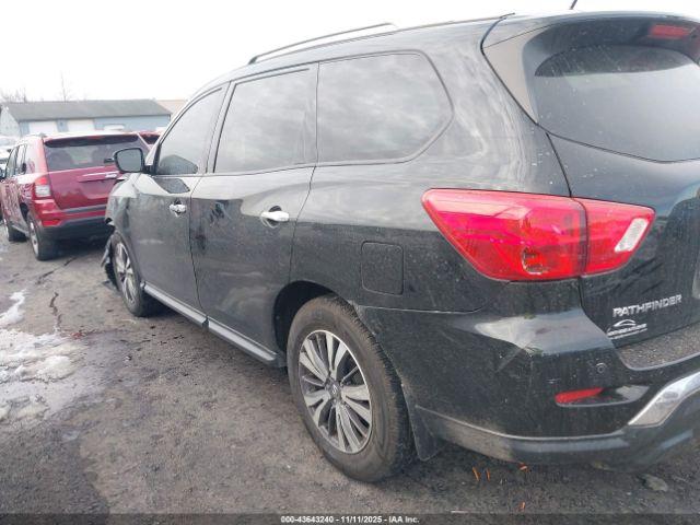 Nissan Pathfinder Image 13