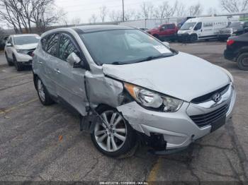  Salvage Hyundai TUCSON