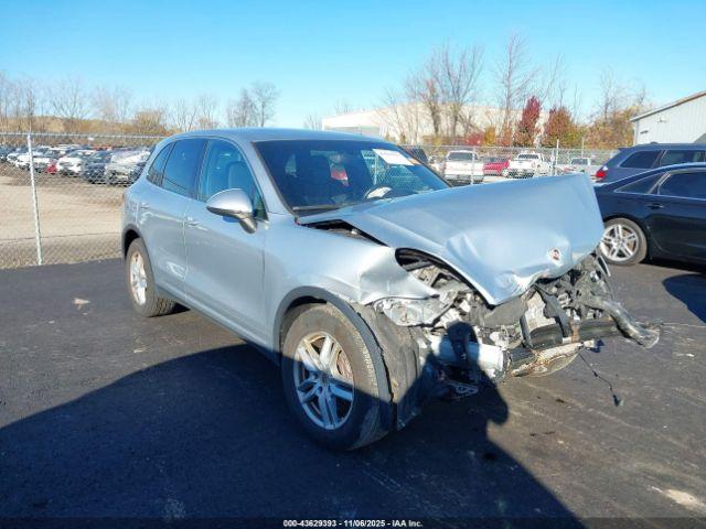  Salvage Porsche Cayenne