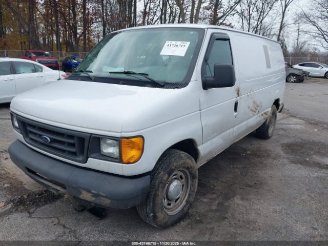 Ford E-150 Image 4