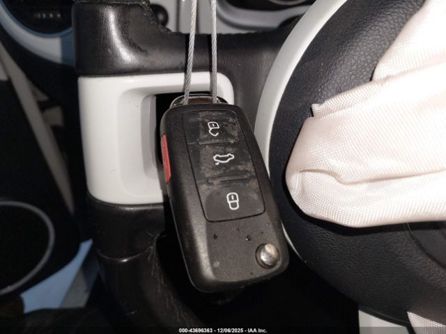 Volkswagen Beetle 2.0t Se Image 11