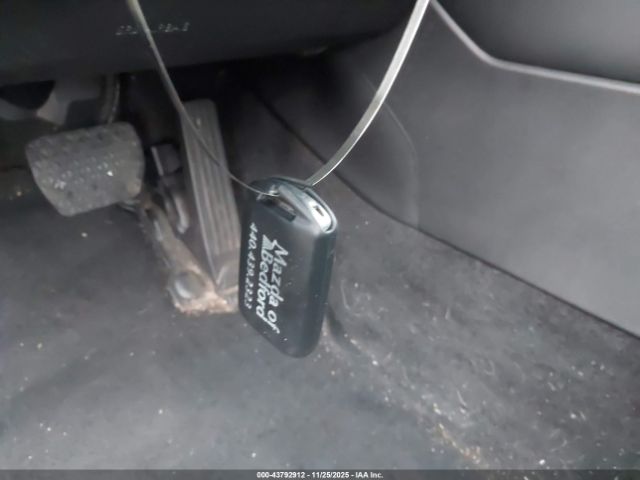 Mazda Mazda3 Preferred Image 16