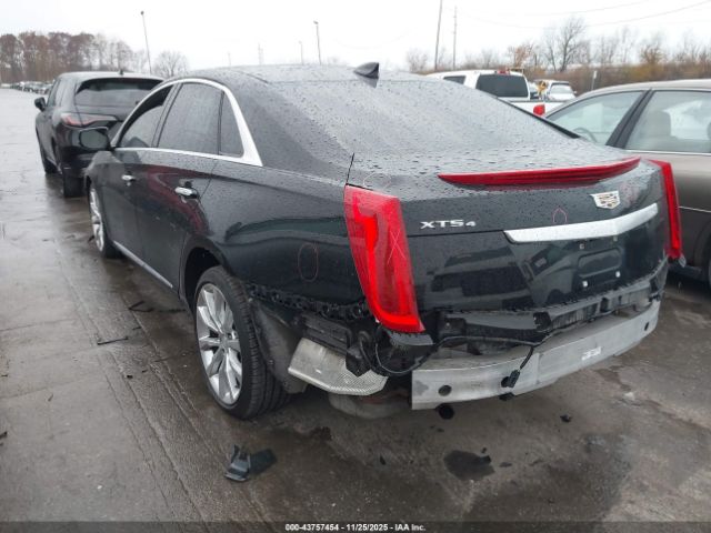 Cadillac XTS Luxury Collection Image 2