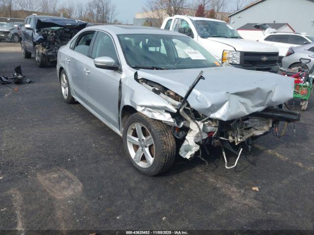  Salvage Volkswagen Passat