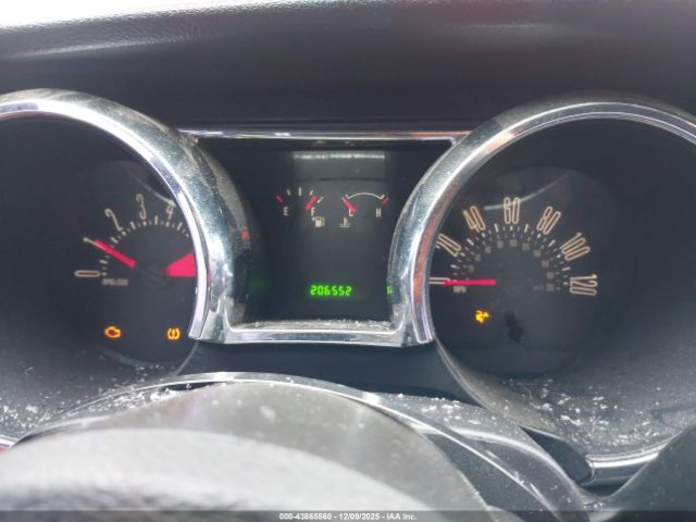 Ford Mustang V6 Deluxe Image 14