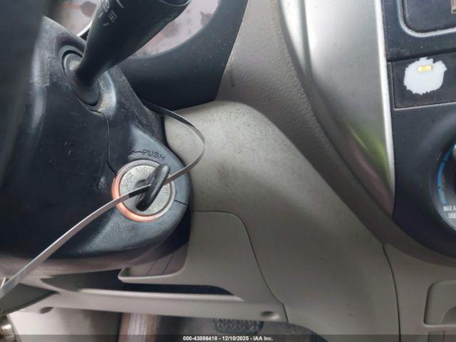 Toyota RAV4 Image 11