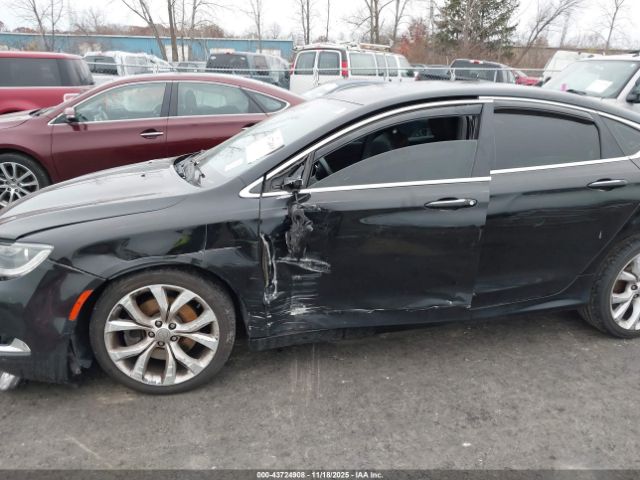 Chrysler 200 C Image 3