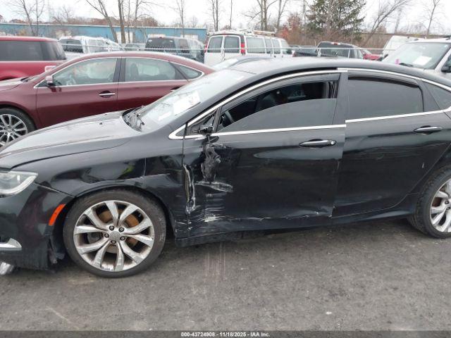 Chrysler 200 C Image 3