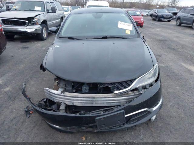 Chrysler 200 C Image 9