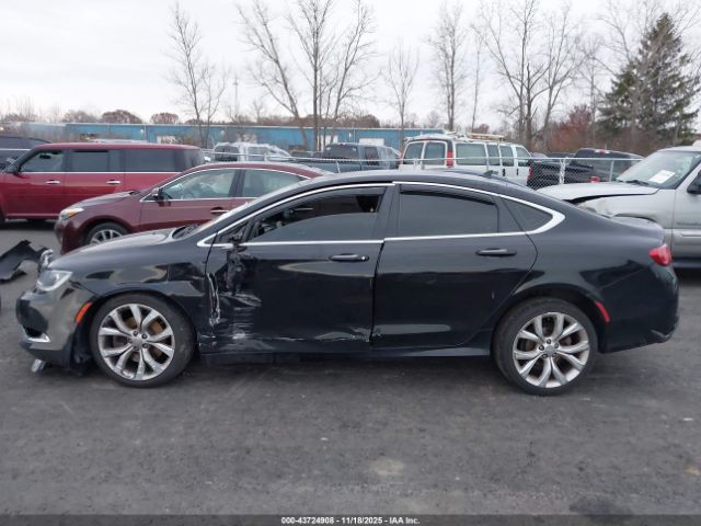 Chrysler 200 C Image 14