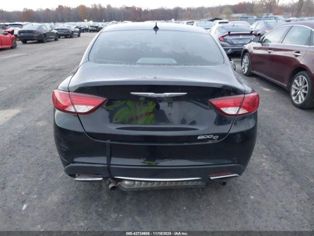 Chrysler 200 C Image 15