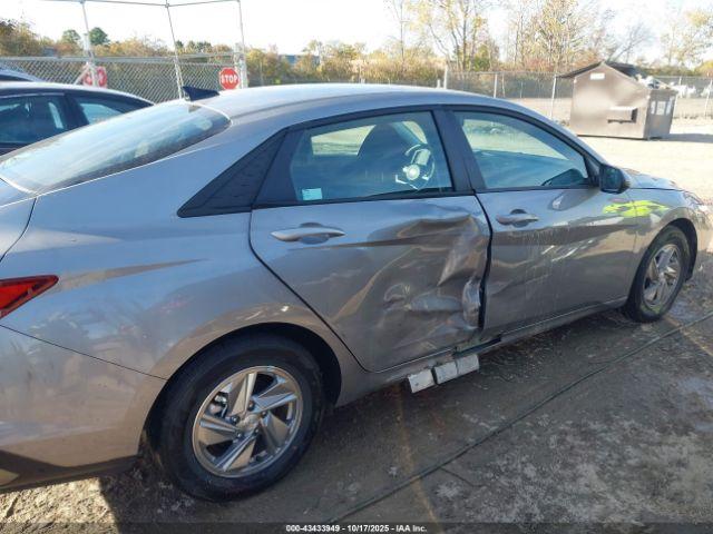 Hyundai ELANTRA Se Image 8