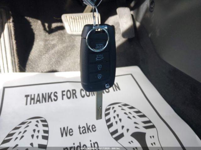 Hyundai ELANTRA Se Image 9