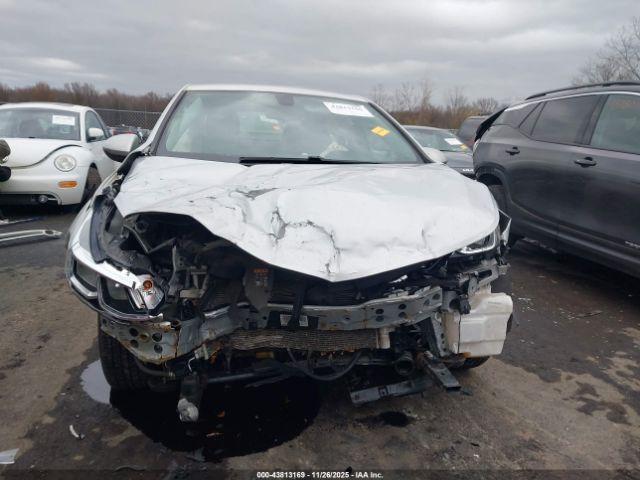 Chevrolet Cruze Ls Image 12