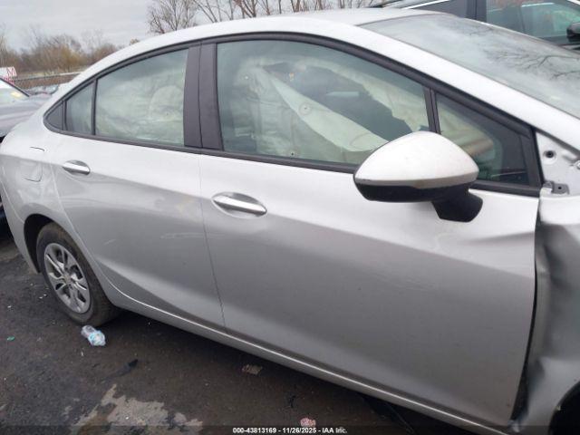 Chevrolet Cruze Ls Image 8