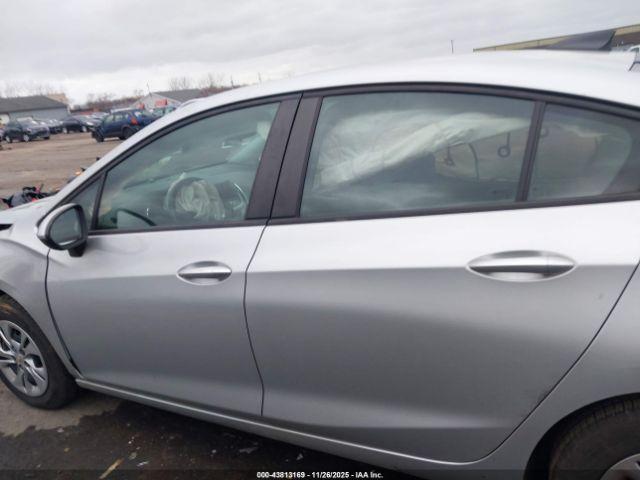 Chevrolet Cruze Ls Image 11