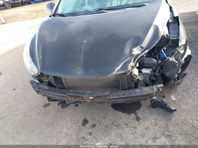 Hyundai ELANTRA Image 4