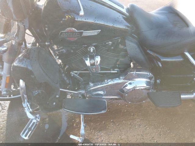 Harley-Davidson Flhtk Image 9