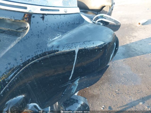 Harley-Davidson Flhtk Image 13