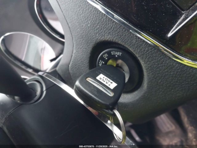 Chrysler 200 Touring Image 16