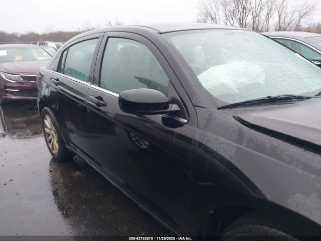Chrysler 200 Touring Image 2
