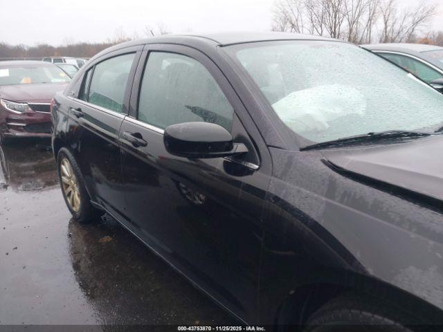 Chrysler 200 Touring Image 2