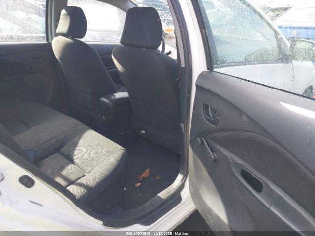 Toyota Yaris Image 11