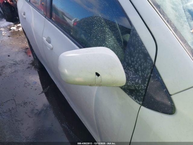 Toyota Yaris Image 12