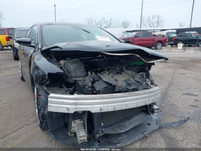 Chrysler 200 Limited Image 1