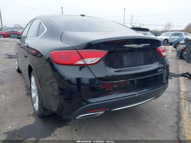 Chrysler 200 Limited Image 2